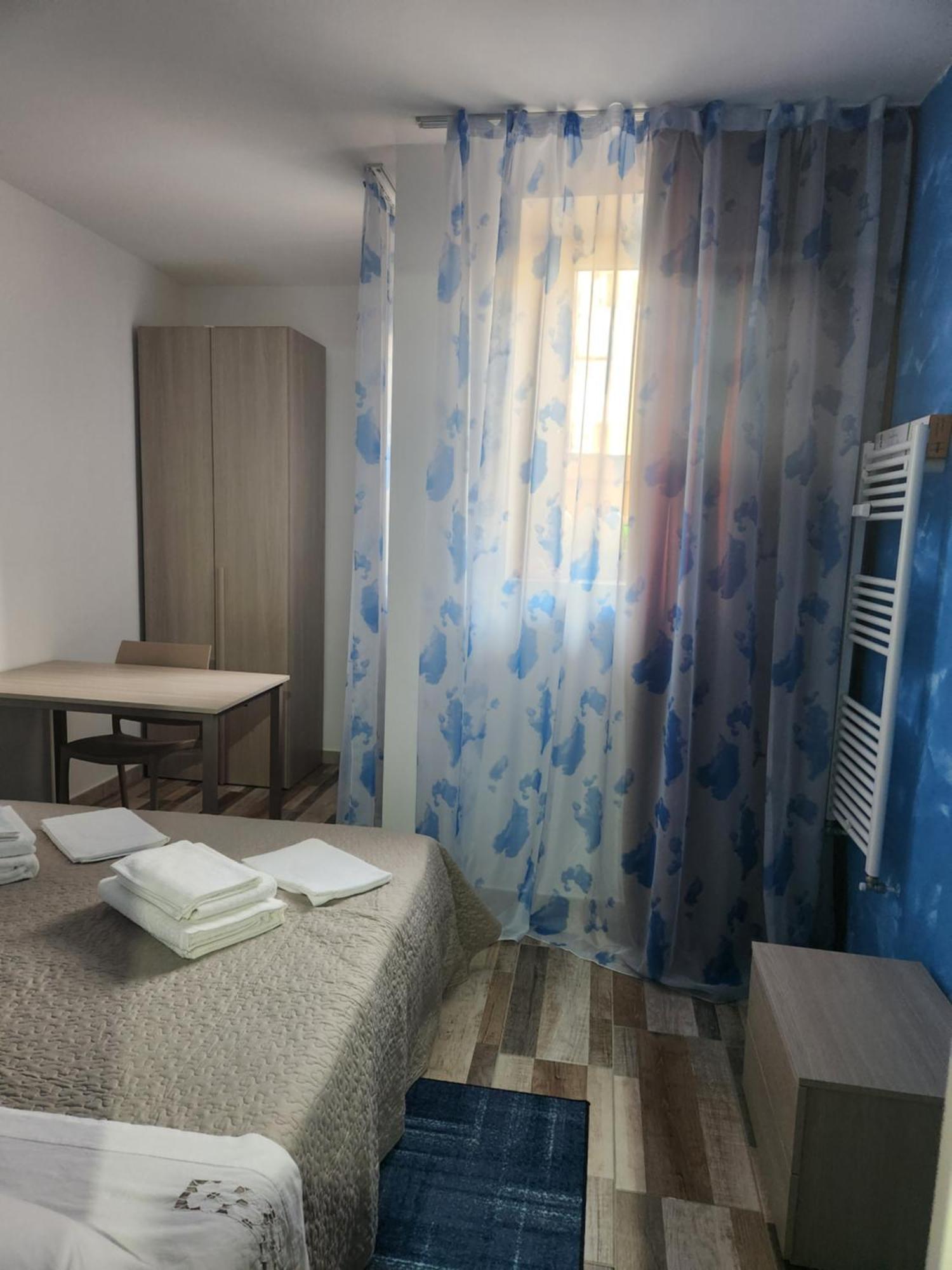 ホテル Casa Roxana トリノ エクステリア 写真