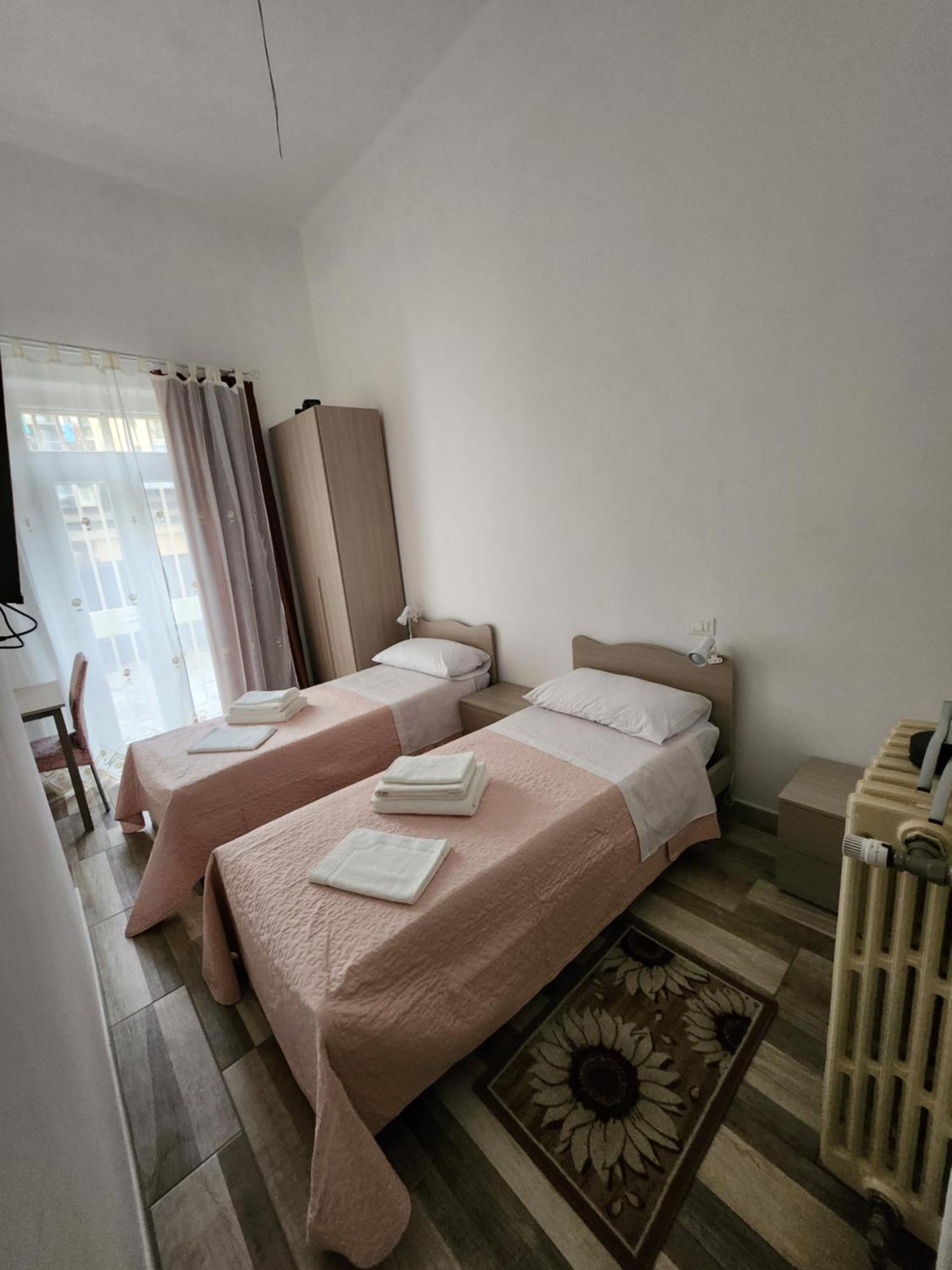 ホテル Casa Roxana トリノ エクステリア 写真